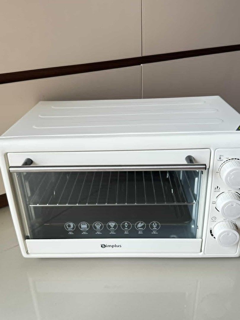 Simplus 30L Electric Oven (Category: Ovens & Toasters) located in Antipolo. Submitted by keit19 (Listing ID 1424581998, Image 1). Description: Brand new Never used.