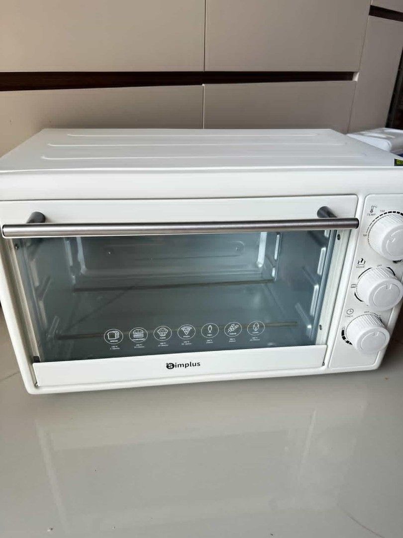 Simplus 30L Electric Oven (Category: Ovens & Toasters) located in Antipolo. Submitted by keit19 (Listing ID 1424581998, Image 2). Description: Brand new Never used.