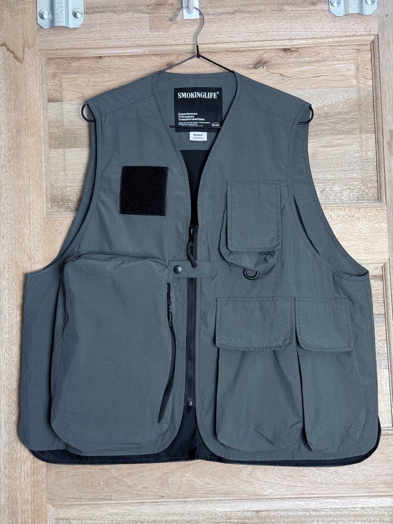 Smoking Life Multi Pocker Vest (Category: Vests) located in San Pablo. Submitted by zzz.archvs (Listing ID 1424545409, Image 2). Description: - Brand: [smokinglife] - Model: [Utility Vest] - Color: [Army Green] - Stylish design - Durable material.
