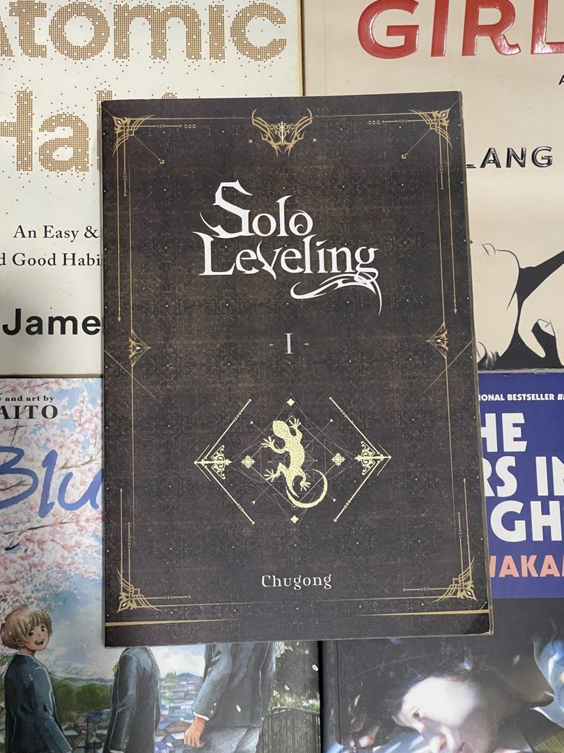 Solo Leveling Volume 1 (Category: Comics & Manga) located in Pasay City. Submitted by corncheez.18 (Listing ID 1424685277, Image 1). Description: - Unsealed - Original Price: P899 from fully booked - No torn, folded and annotated pages .