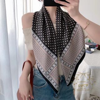 (Category: ) located in . Submitted by sprinkle.wardrobe (Listing ID 1424542178, Image 1). Description: .