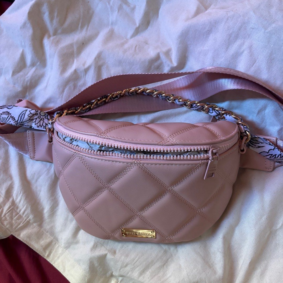 Steve madden pink belt bag (Category: Purses & Pouches) located in Manila. Submitted by cheesec4k3z (Listing ID 1424587260, Image 1). Description: - original - stuffing inside - never used.