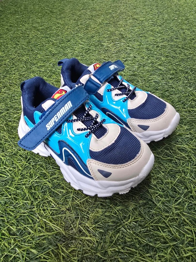 Superman Kids Shoes Size 28 (Category: Babies & Kids Fashion) located in Manila. Submitted by ciaciaow (Listing ID 1424632201, Image 1). Description: 💫Superman kids' shoes 💫Size 28 💫7/10, own preloved 💫Bulakan, Bulacan.