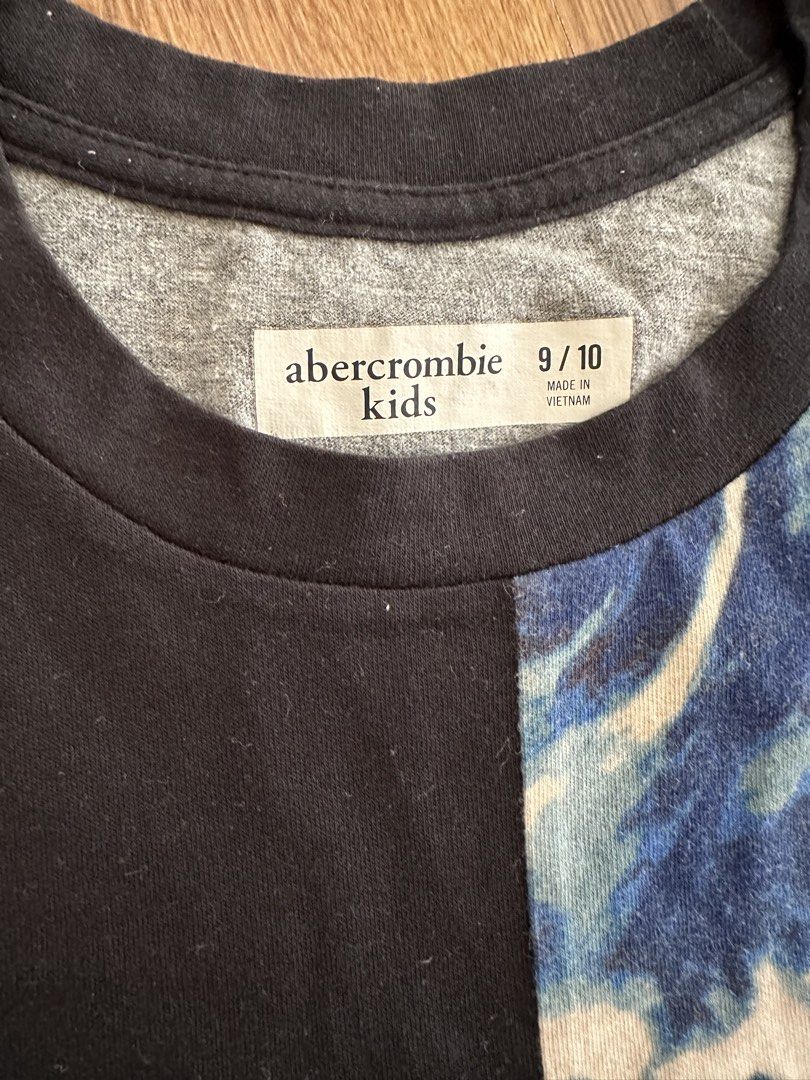 T-Shirt | Abercrombie (Category: Babies & Kids Fashion) located in Bacoor. Submitted by thingsforthrifts (Listing ID 1424587800, Image 2). Description: T-Shirt | Abercrombie 9-10 yo SF by the buyer .
