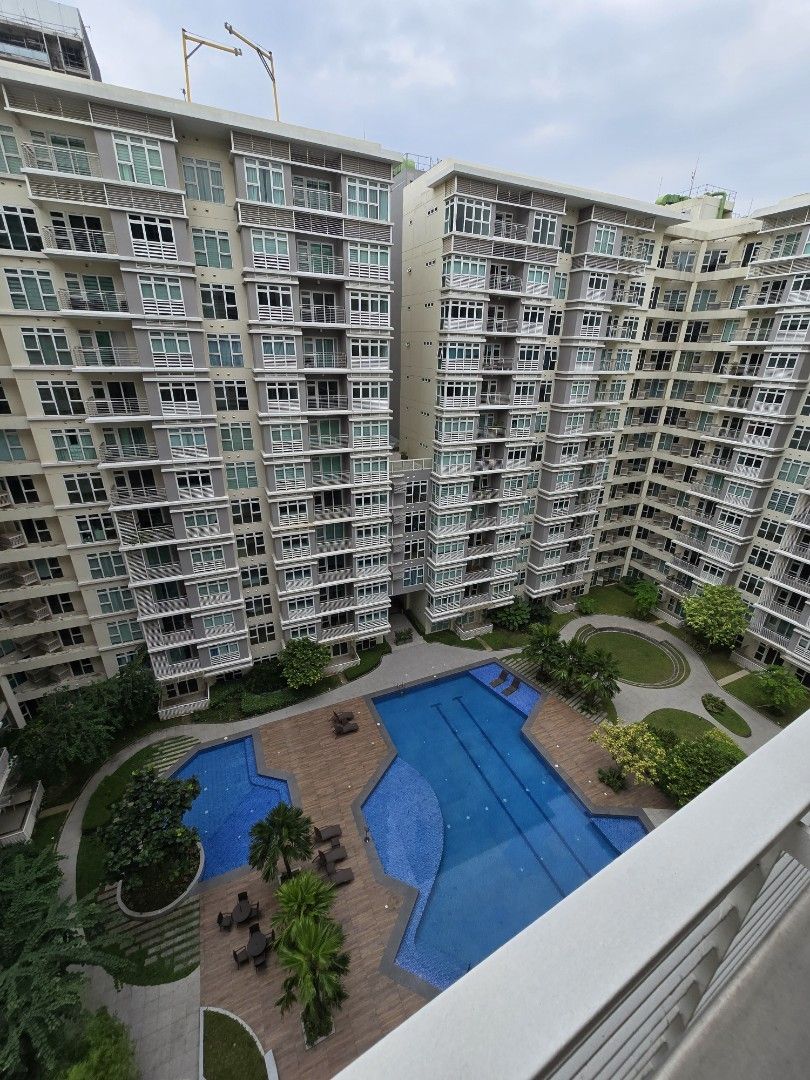 Two Bedroom Unit Arca South - East Veranda (Category: Apartments & Condos) located in Mandaluyong City. Submitted by johnpaulpabalan (Listing ID 1290535890, Image 1). Description: FOR SALE I ARCA SOUTH I THE VERANDA I EAST I TWO BEDROOM UNIT WITH TWO PARKING SLOTS Unit Type: Two Bedroom with Balcony Unit 1101 (East Veranda) Unit Size: 81 sqm Balcony Size: 5 sqm Total Size: 86 sqm Orientation: North West Corner Unit Facing Amenities Located On the