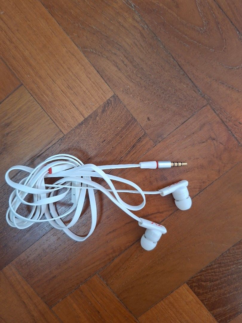 White In-Ear Earphones