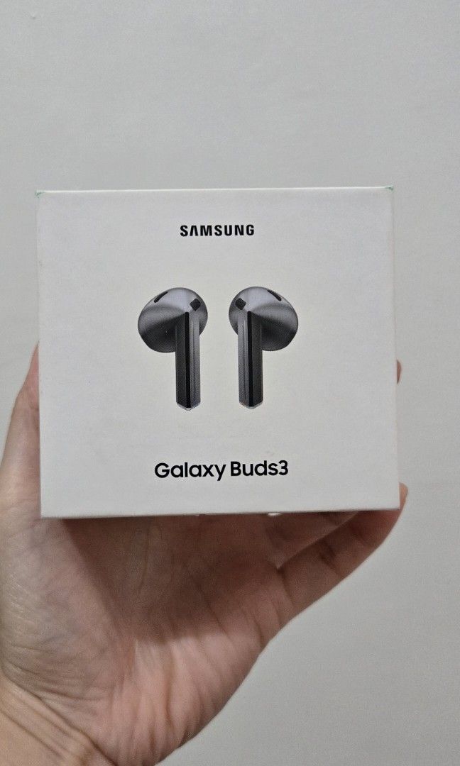 Samsung Galaxy buds 3 Wireless Earbuds with Charging Case (Category: Earphones) located in Iloilo. Submitted by krizzzie (Listing ID 1424539730, Image 2). Description: RFS: Too many buds, need to let go. with box. bought this in samsung store. .