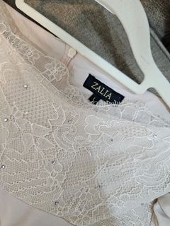 (Category: ) located in . Submitted by prelovedherwardrobe (Listing ID 1424651103, Image 1). Description: .