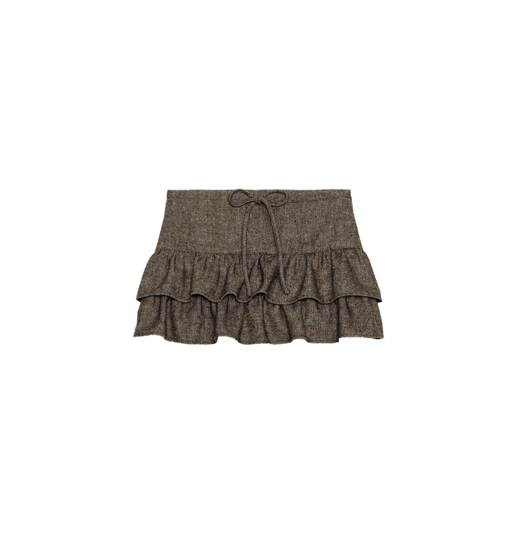 Zara Wool-Blend Herringbone Skirt (Category: Skirts) located in Angeles City. Submitted by closetsource (Listing ID 1424575043, Image 1). Description: Brand new with tag Super nice fit and qual! Rfs: not my size Actual photos via dm Mop: gcash only Shipping: j&t.