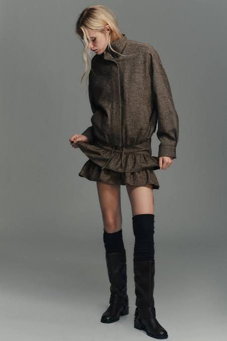 Zara Wool-Blend Herringbone Skirt (Category: Skirts) located in Angeles City. Submitted by closetsource (Listing ID 1424575043, Image 3). Description: Brand new with tag Super nice fit and qual! Rfs: not my size Actual photos via dm Mop: gcash only Shipping: j&t.