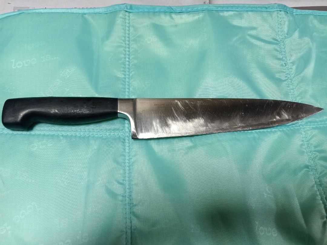 Zwilling j.a henckels (Category: Knives & Chopping Boards) located in Pasig City. Submitted by urdal01 (Listing ID 1424640806, Image 1). Description: - Zwilling J.A. Henckels knife - Classic design with a black handle - Durable stainless steel blade - A quality knife for everyday cooking.