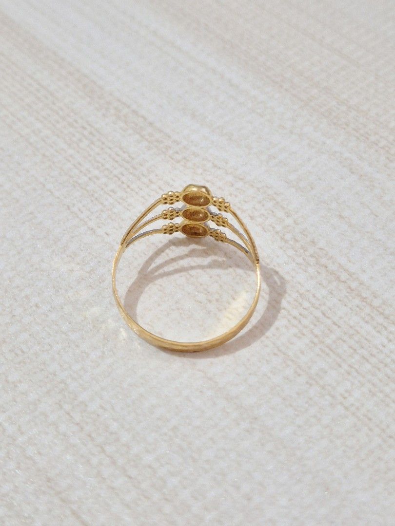 21k Gold Ladies Ring Two-Tone (Category: Rings) located in Pasig City. Submitted by rialuna_fire (Listing ID 1424803706, Image 3). Description: 1.8grams.