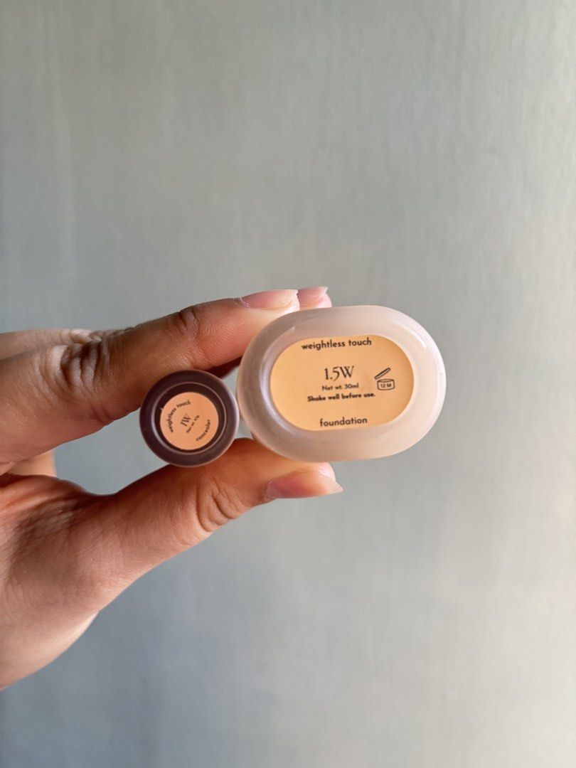 Absidy Foundation Concealer (Category: Makeup) located in Taguig. Submitted by nisse (Listing ID 1424763581, Image 2). Description: Concealer blender used. 700 for both .