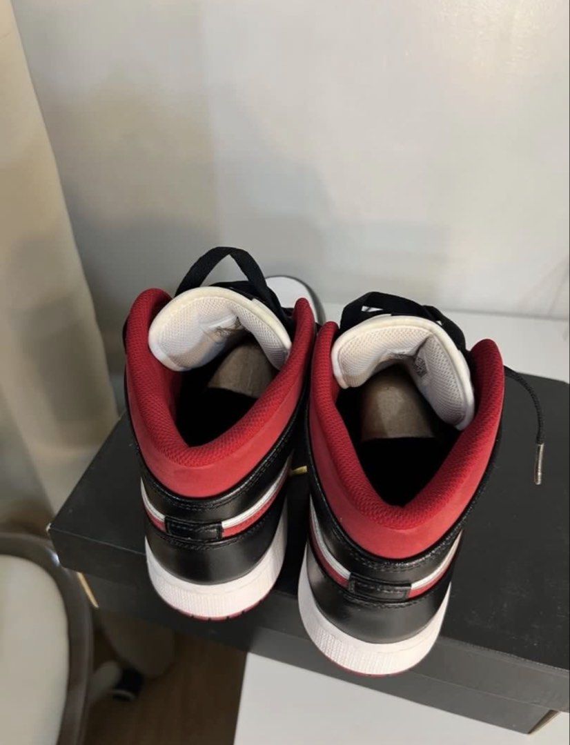 Air Jordan 1 Mid (Category: Sneakers) located in Pasay City. Submitted by declutterw_me (Listing ID 1424749074, Image 3). Description: Air Jordan 1 Mid White/Gym Red-Black Unisex Size 7 US Womens (24cm) UK 5.5 9/10 condition With og box and jordan sticker No issues Can pass as brand new Last price posted.