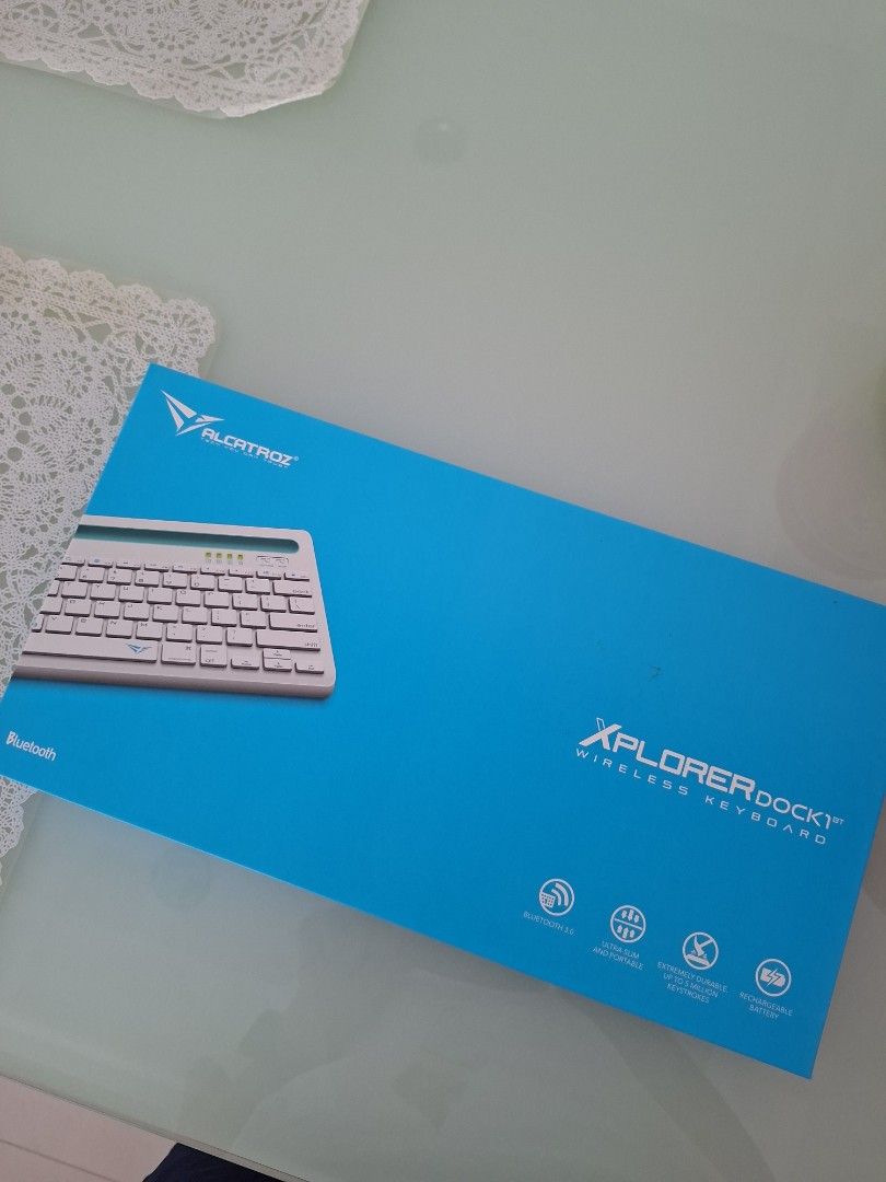 Alcatroz Xplorer Dock 1st Wireless Keyboard