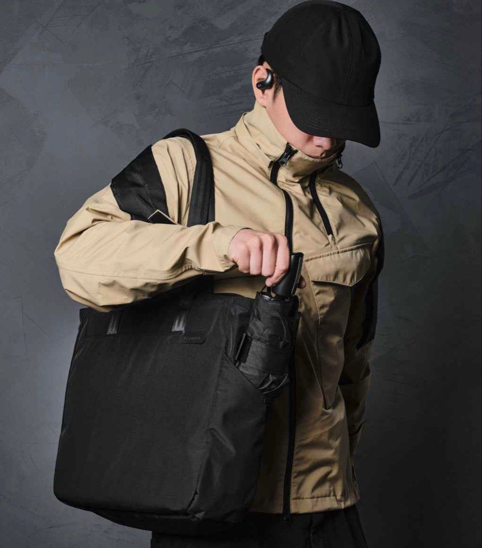 ALPAKA METRO TOTE (Category: Belt bags, Clutches and Pouches) located in Paranaque City. Submitted by shelbyville (Listing ID 1424810040, Image 2). Description: Details: https://alpakagear.com/products/metro-tote?srsltid=AfmBOorGLMmutQwbmGfGjXDAddDKHCc25UQbszcpBKXqt7D6l1LV-BTc Price: 5,500.00 + shipping (no trades) Original Price: 6,190.00 Date Bought: February 2026 Condition: Almost brand new. Ordered online at Urban Traveller & Co at One Bonifa