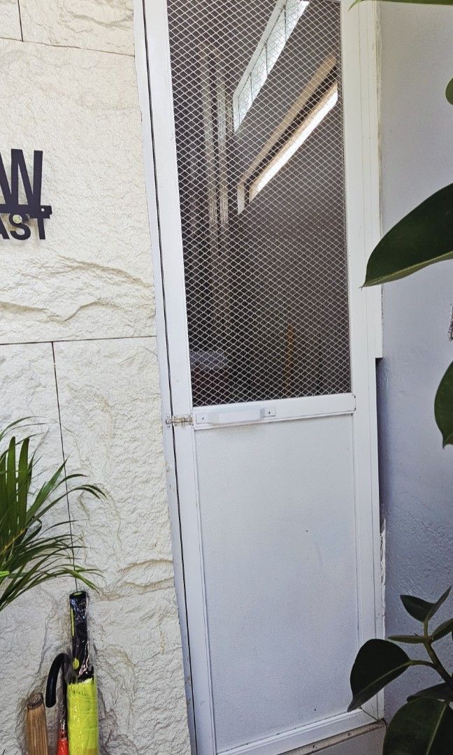 Aluminum screen door (Category: Office Furniture & Fixtures) located in Cainta. Submitted by houseofseconds (Listing ID 1424727364, Image 1). Description: powder coated aluminum screen door 27cm long 55.5cm wide..pls see photo for its door jamb/case.no issue.