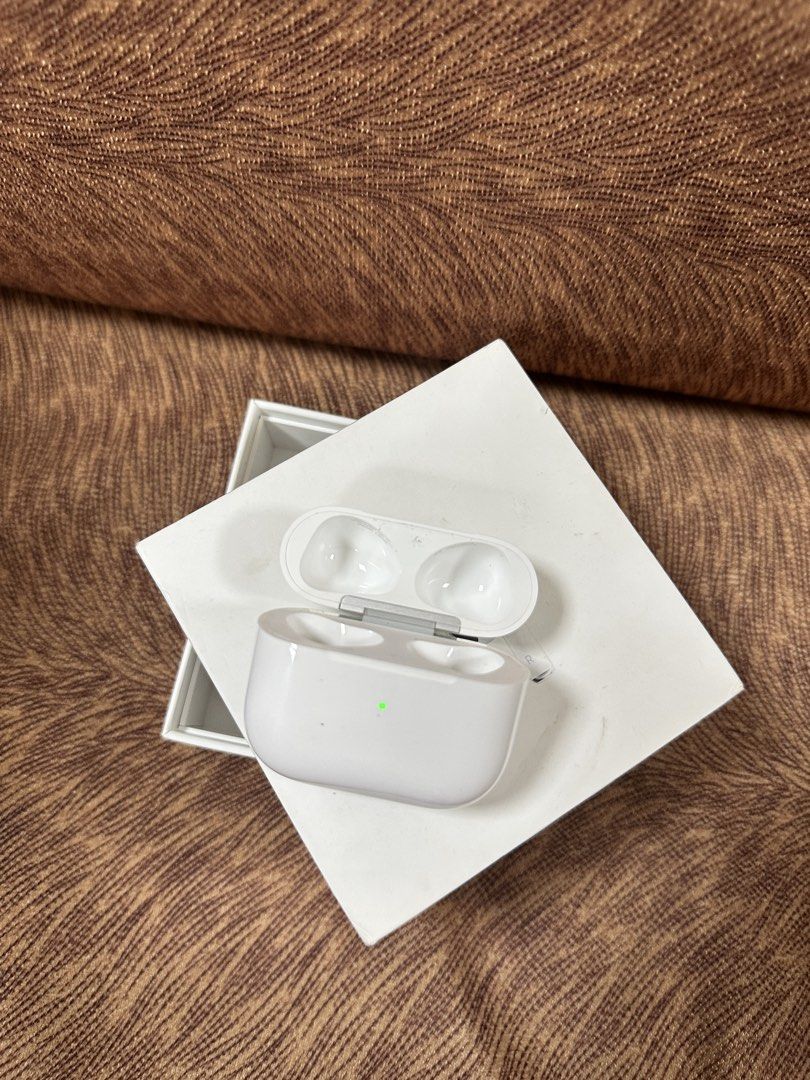 Apple AirPods 3rd Generation Case (Category: Earphones) located in San Fernando. Submitted by cardinioche (Listing ID 1424817157, Image 1). Description: - Airpods Gen 3 charging case - With box to ensure authenticity - 100% legit - rfs: spare case, i have my main case that i am currently using - functional and pairable to your airpods gen 3 mop: GCash, Maribank, or Bank transfer loc: Tondo, Manila .