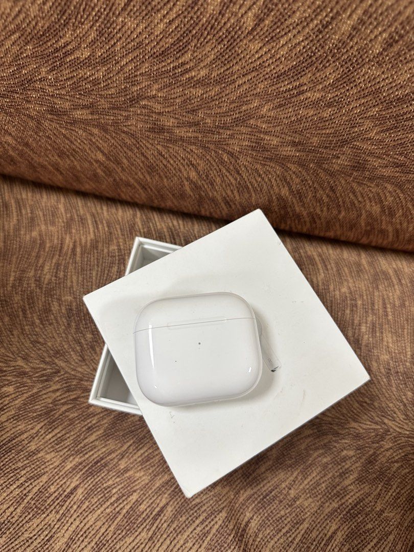 Apple AirPods 3rd Generation Case (Category: Earphones) located in San Fernando. Submitted by cardinioche (Listing ID 1424817157, Image 3). Description: - Airpods Gen 3 charging case - With box to ensure authenticity - 100% legit - rfs: spare case, i have my main case that i am currently using - functional and pairable to your airpods gen 3 mop: GCash, Maribank, or Bank transfer loc: Tondo, Manila .