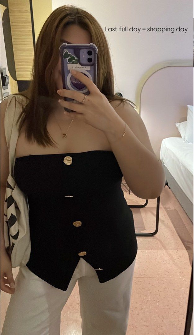 Black Tube Top with Gold Buttons (Category: Sleeveless) located in Manila. Submitted by ja_ddd (Listing ID 1424816599, Image 2). Description: .