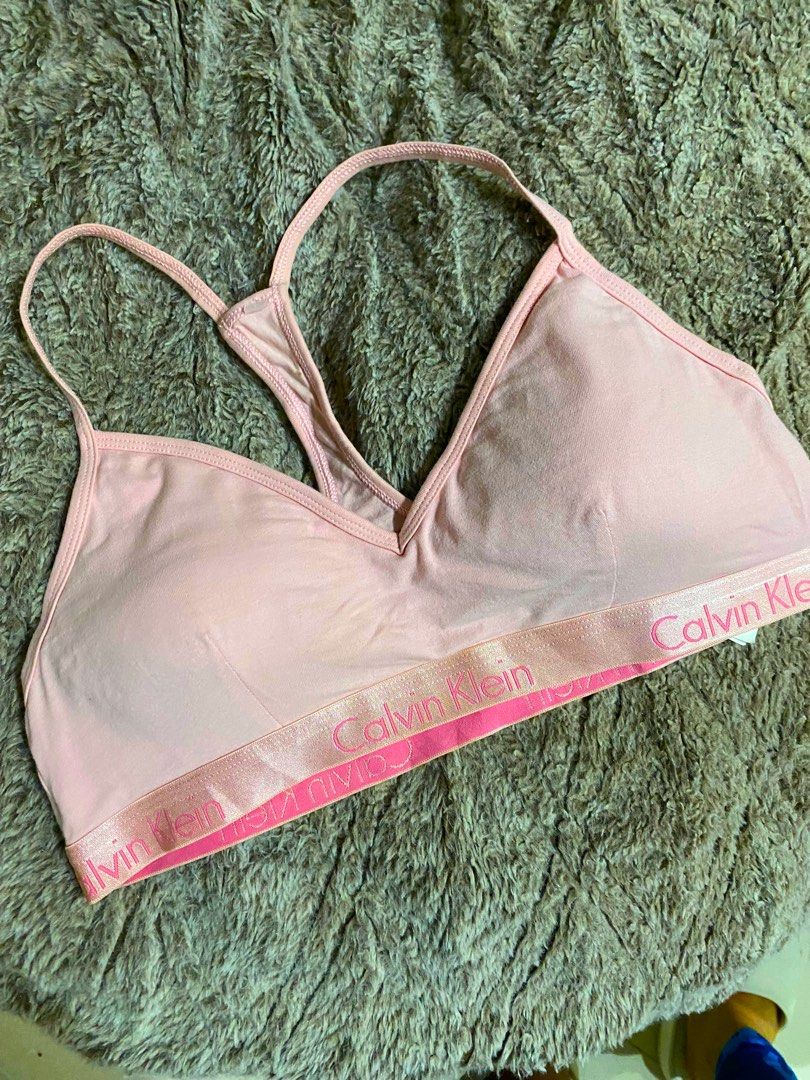 Calvin Klein sports bra (Category: Activewear) located in Hagunoy. Submitted by declutterwine (Listing ID 1424818407, Image 1). Description: Decluttering In good condition Used twice Fits 34-36B.