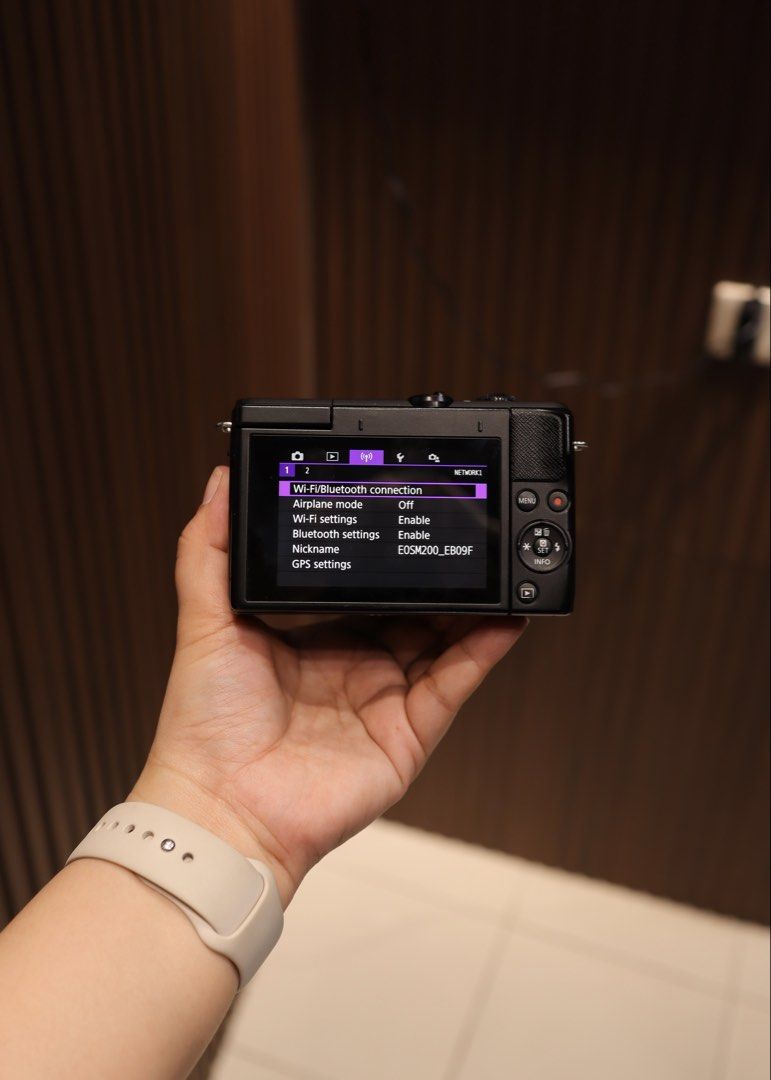 Canon EOS M200 with 15-45 lens (Category: Cameras) located in Manila. Submitted by jaimeeloutan (Listing ID 1424858167, Image 2). Description: EOS M200 Mirrorless with canon 15-45 lens dupe for G7X Mark III 💰31,990 only fixed price no more last price trending camera now check the sample shot using Canon EOS M200 -Canon M200 Mirrorless with 15-45 with 24MP APS-C sized sensor 4K video. With 120fps HD wifi Bluetooth connectivity wifi touch screen d