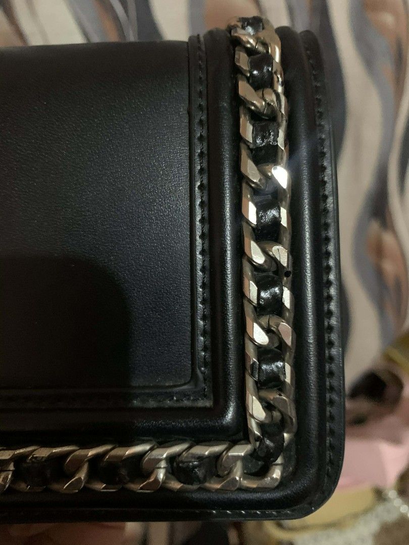 Charles and Keith SUPER SALE! (Category: Cross-body Bags) located in Tarlac. Submitted by jelly_thrift (Listing ID 1424838757, Image 3). Description: MAGANDA, YUNG ISSUE NASA CLOSE UP PICTURES. PERO DI SIYA LAHATA SA TOTOO LANG. SUPER GANDA PA NG HARDWARE NIYAN. .