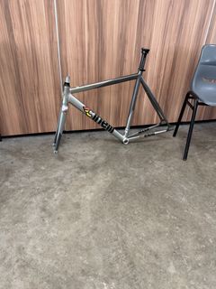 (Category: ) located in . Submitted by 12345_23 (Listing ID 1424827661, Image 1). Description: .