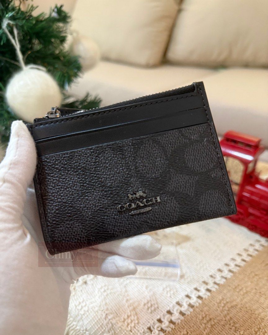 Coach Card Holder with Zipper (Category: Luxury Bags & Wallets) located in Angeles City. Submitted by luckymiaa (Listing ID 1424768362, Image 2). Description: Coach Skinny Wallet 100% Original from US Colors Available: Tan Brown, Taupe Cream, Black Location: Pampanga Courier: Lalamove, J&T, LBC .