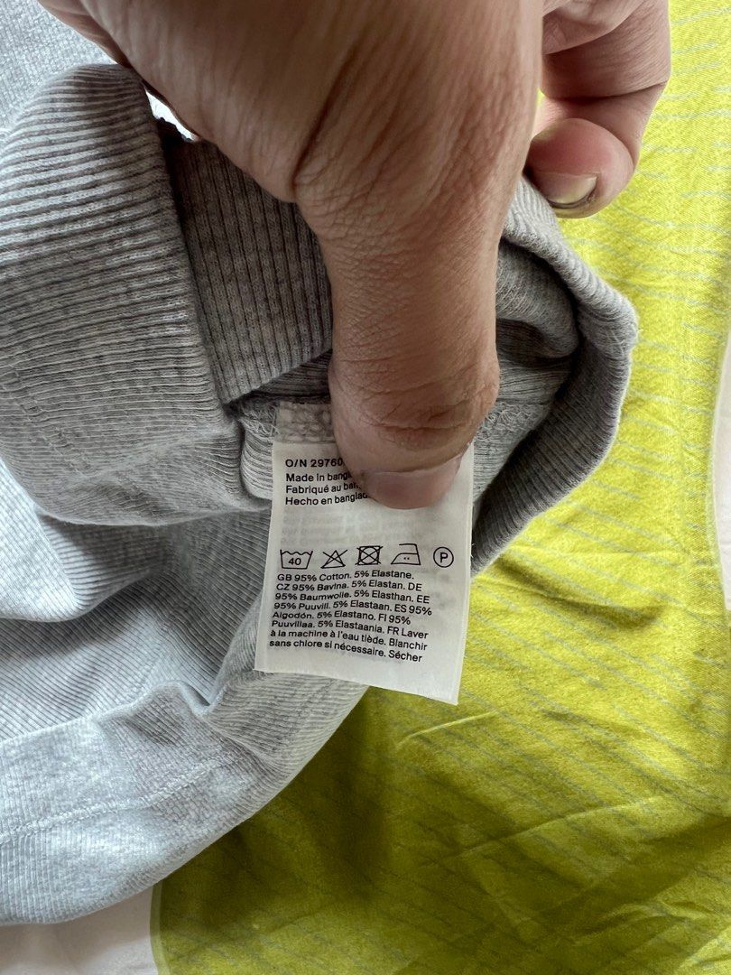 COS Slim Fit Tank Top - Gray (Category: Vests) located in Mandaluyong City. Submitted by minimalmeowguy (Listing ID 1424780442, Image 3). Description: - viral COS Slim Fit Tank Top - Color: Gray - Size: M - Slim fit design - Versatile and easy to style .
