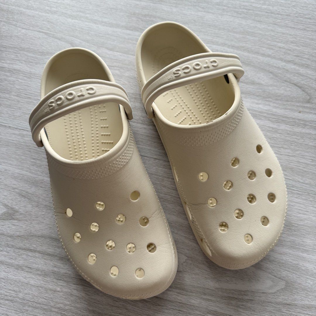 Crocs Classic Clog (Category: Slippers & Slides) located in Zamboanga. Submitted by timelytreasuresthrift (Listing ID 1424745948, Image 3). Description: Crocs Classic Clogs Good Condition 10 US Mens Php 600 + sf.