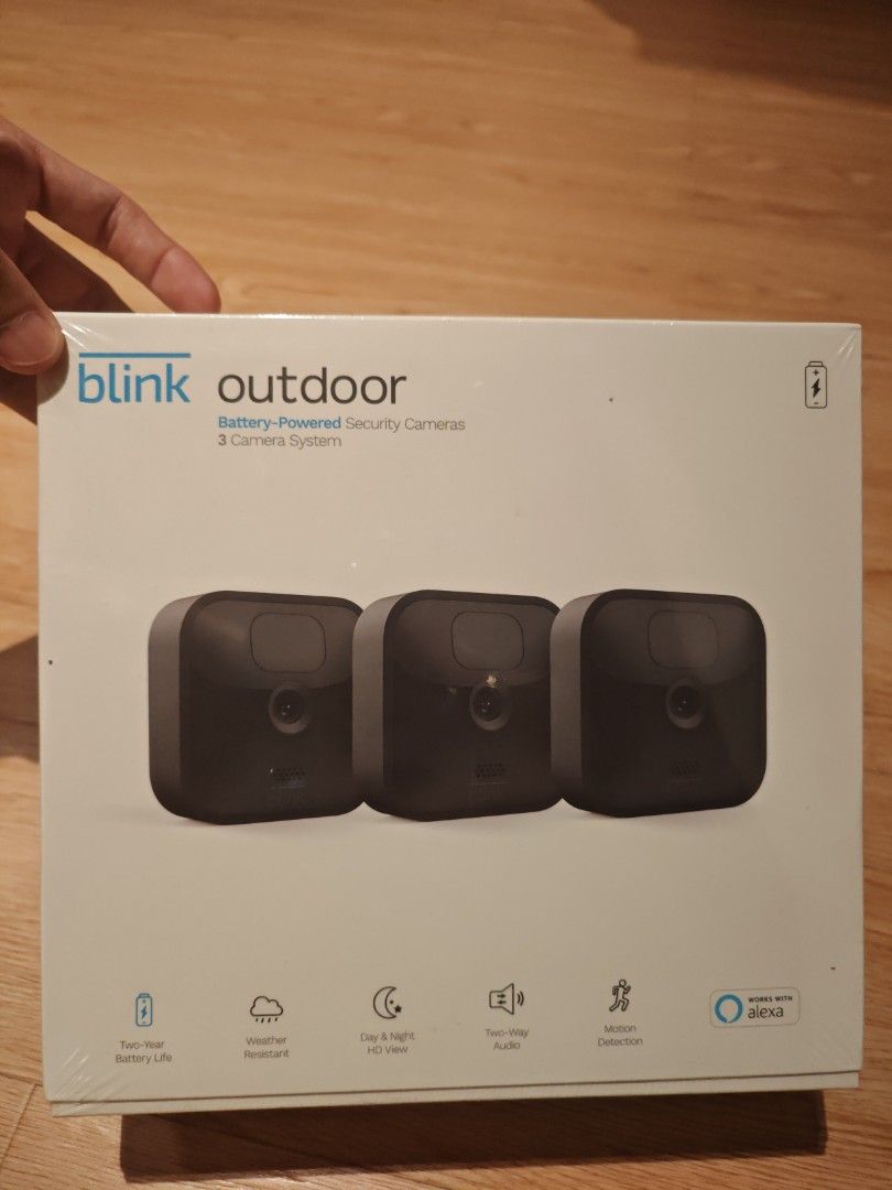 *Export only* Blink Outdoor Battery Security Camera 3 cam kit with sync module