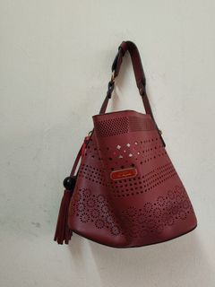 (Category: ) located in . Submitted by handbagshoarder (Listing ID 1424709291, Image 1). Description: .