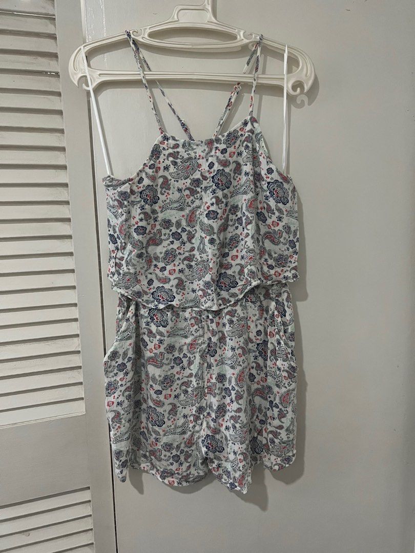 H&M Divided Halter Romper (Category: Rompers) located in Paranaque City. Submitted by arkingls (Listing ID 1424745033, Image 1). Description: WORN ONCE Best Fit XS - S Dimensions in photos.