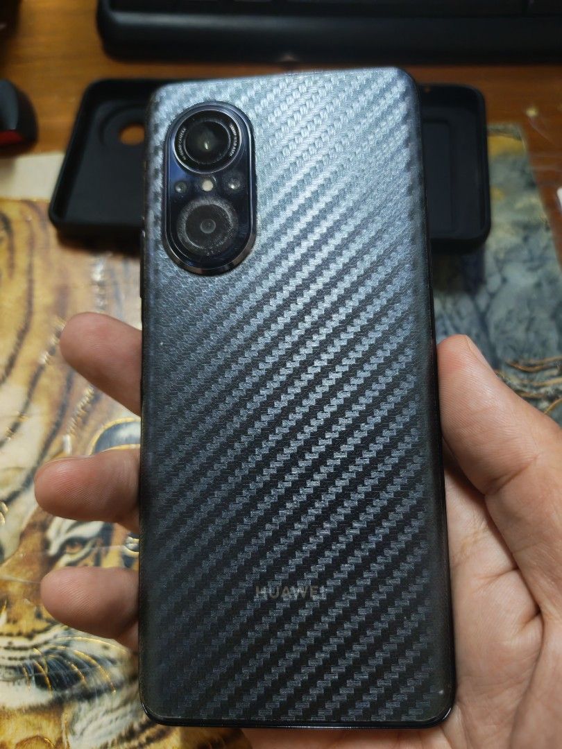 Huawei nova 9se mint (Category: Huawei) located in Manila. Submitted by GentleGiant (Listing ID 1424715336, Image 2). Description: Mint condition Used only as extra phone With skin from 1st day Binondo loc Box and unit only Charger not included since its lost.