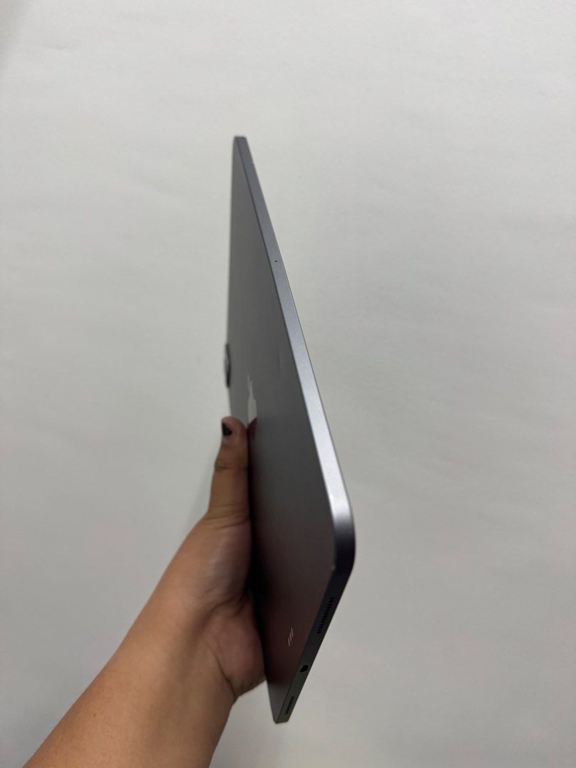 iPad Pro 11-inch(2nd Generation ) (Category: iPad) located in San Juan City. Submitted by wainefreygadgetshop (Listing ID 1424867926, Image 3). Description: iPad Pro 11-inch (2nd Generation) ALL GOODS AT WORKING NO REPAIR HISTORY NO HIDDEN ISSUE (ILALAGAY KO PO SA NOTE YUNG HONEST ISSUE) Smooth na smooth padin Gamitin PEDE PANG SCHOOL PEDE PANG OFFICE PEDE SA NAG TITIPID BAWAL SA NAMBABARAT! TEST ALL YOU WANT BAGO BAYARAN Note:MARAMING DENTS LALO