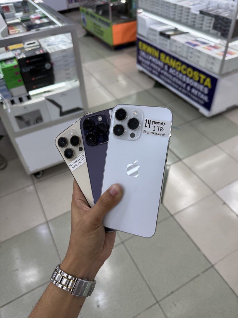 iPhone 14 Pro Max 1TB FU All working no hidden issue (Category: iPhone 14 Series) located in Manila. Submitted by carimgadgets (Listing ID 1424824406, Image 2). Description: iPhone 14 Pro Max 128GB – ₱32,500 256GB – ₱36,500 512GB – ₱40,500 1TB - ₱42,500 OPEN FOR SWAP/TRADE Buy and sell kaya pwede rin mag benta Inclusions: box Airpods Wireless Charger Powerbank Case Tempered Charger Magsafe.
