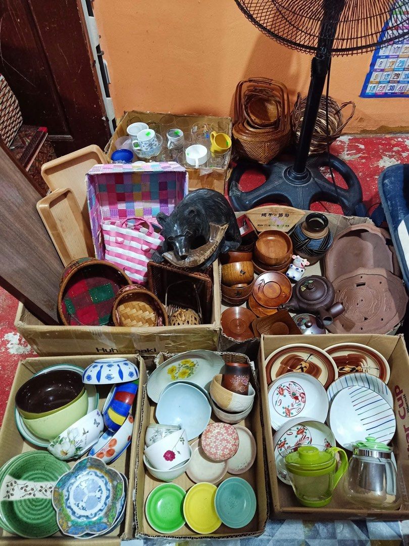 Japan Surplus Vintage Kitchenware Set (Category: Other Kitchenware & Tableware) located in Caloocan City. Submitted by mzmarsz (Listing ID 1424864183, Image 1). Description: Japan Surplus Per pc Per bundle As is.
