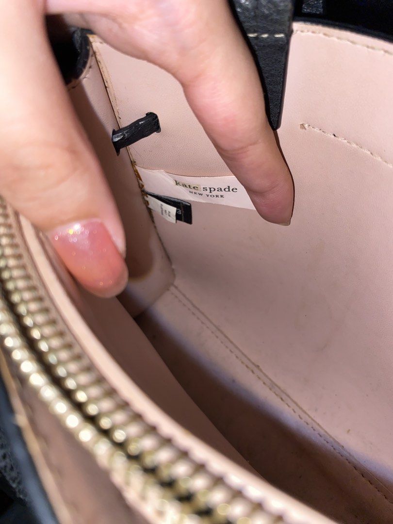 Kate Spade Sling Bag (Category: Luxury Bags & Wallets) located in Davao. Submitted by pinkimpala (Listing ID 1419330885, Image 2). Description: - Guaranteed Authentic ✨✨ Still available♥️ - Kasya cellphone, make-up, and small wallet😻 - Has signs of use - ❤️❤️Negotiable♥️♥️ - Kate Spade Hayes Street Sam Small Satchel Sling Bag - Length - 8inch, Height - 6 and half inch Loc: Davao City MOP: Gcash or Bank Transfer Courier: J&T or LBC Pick-up: Abree