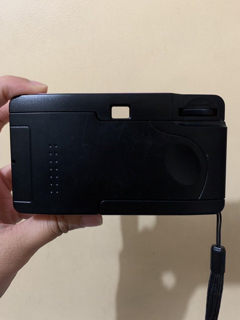 kodak m35 film camera (Category: Cameras) located in Manila. Submitted by milesdeclutters (Listing ID 1424829400, Image 3). Description: reusable film camera (uses 35mm film) last used 2021, have not tested since slightly negotiable.