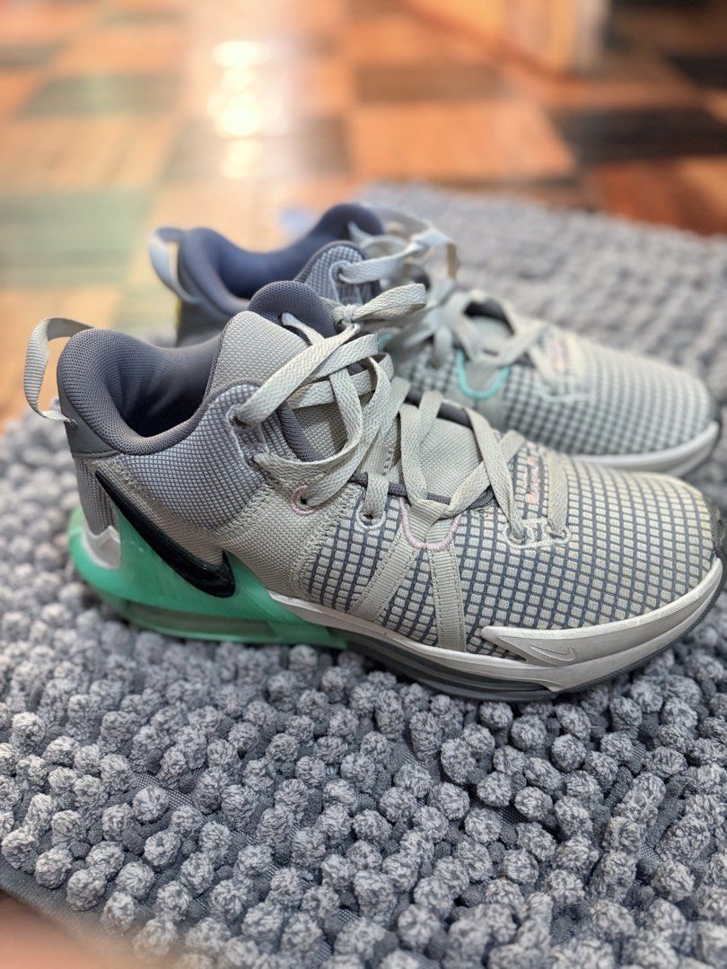 Lebron Witness 7 -read description pls- (Category: Sneakers) located in Cebu City. Submitted by narssandra (Listing ID 1424790042, Image 1). Description: Bought last year and only worn TWICE during my review for the local boards. I’m a size 8 (W) and the shoes is 25cm so if you have the same measurement then it would definitely fit you too. RFS: Decluttering & I don’t play basketball .