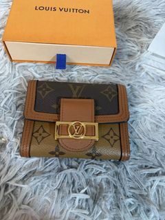 (Category: ) located in . Submitted by nikaellascollection_0923 (Listing ID 1424778622, Image 1). Description: .