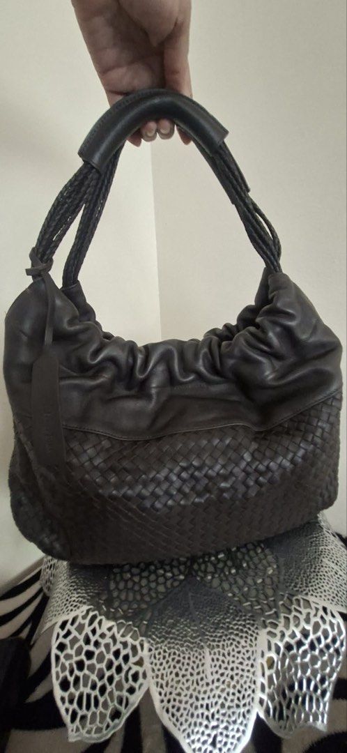 luxury bags sale Assorted 1000-2000 (Category: Luxury Bags & Wallets) located in Cebu City. Submitted by cloverseven23 (Listing ID 1424837843, Image 3). Description: 1000-2000 price range.