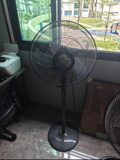 (Category: ) located in . Submitted by Khrll (Listing ID 1424794197, Image 1). Description: .