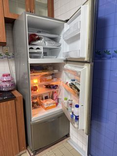 (Category: ) located in . Submitted by vainpottie (Listing ID 1424784463, Image 1). Description: .