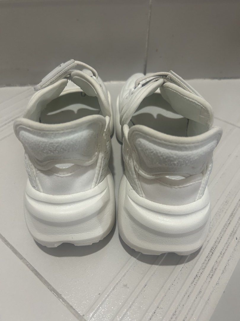 Nike Aqua Rift - Tabi Shoes (Negotiable) (Category: Sneakers) located in Caloocan City. Submitted by shopsunshine (Listing ID 1424771427, Image 3). Description: Nike Aqua Rift ‘Sail’ CW7164-100 Original No box Bought from Fukuoka, Japan Lightly used in Japan Good for long walks Price is negotiable!.