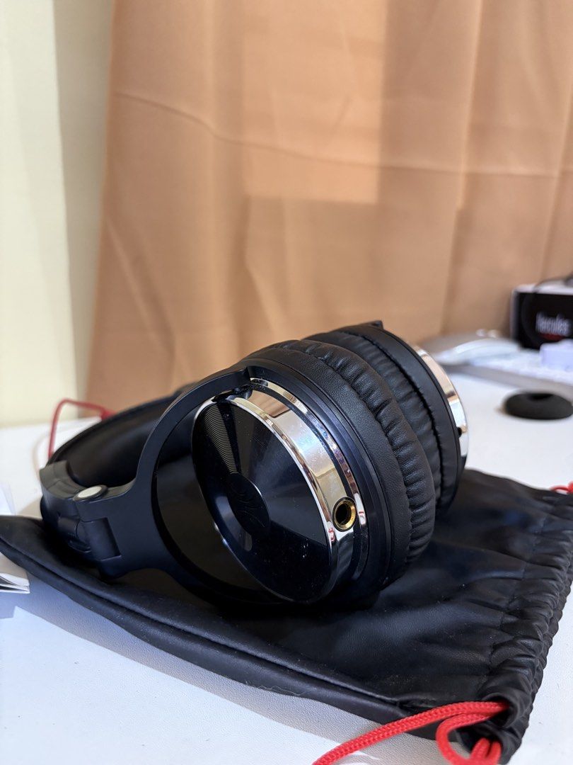 OneOdio Pro 10 DJ Studio Headphones (Category: Headphones & Headsets) located in Sorsogon. Submitted by araperez (Listing ID 1424787500, Image 3). Description: I bought these to use with my DJ controller, but I only practiced about 3 times and didn’t continue because DJing turned out to be harder to learn than I expected 😅. Condition: • Almost like new • No issues, works perfectly • Good sound quality, great for DJing, music production, or casua