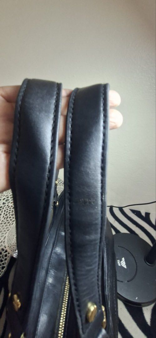 original tory burch (Category: Luxury Bags & Wallets) located in Cebu City. Submitted by cloverseven23 (Listing ID 1424837100, Image 3). Description: .