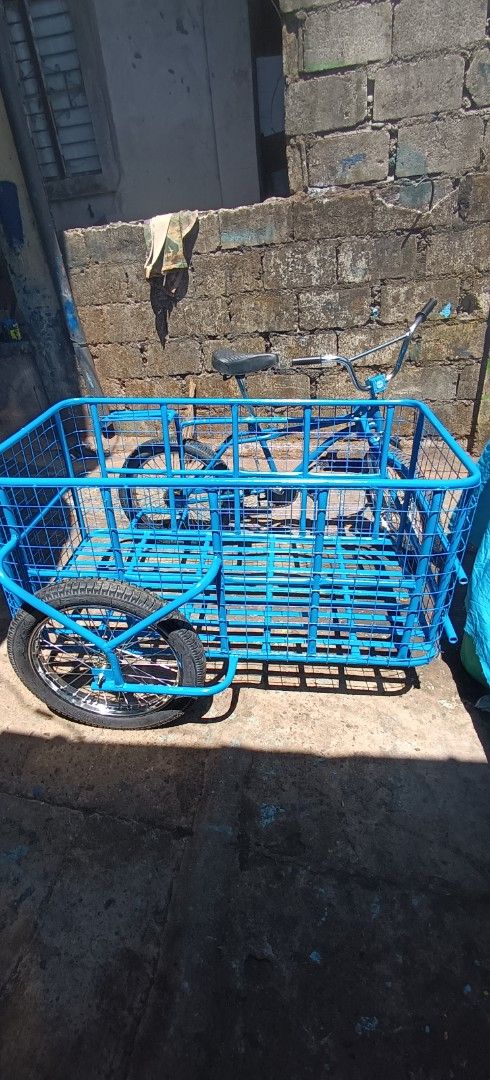 Padyak sidecar with steel matting (Category: Everything Else Others) located in Manila. Submitted by fastmountain_dfe013 (Listing ID 1424810936, Image 1). Description: custom made sidecar long size wrapped with steel matting .. dimension 26"width,48 Lenght,21height(inches) heavy duty bike super jumbo tire set 2.50x16 wide steel rims, foot brake, motorcycle chain. GI pipe material frame.. location Payatas A Quezon city delivery fee shoulder Ng buy
