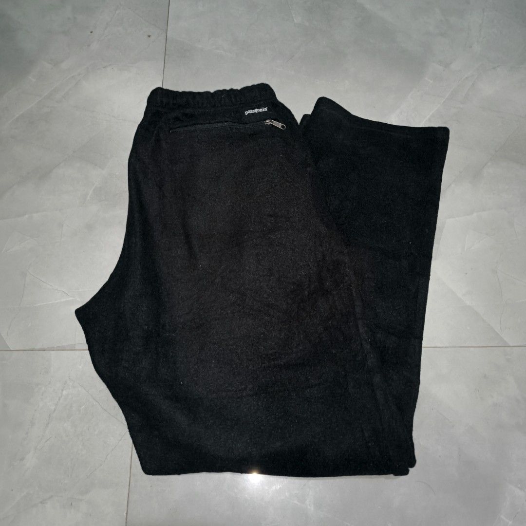 Patagonia Fleece Pants - Black (Category: Jeans) located in Batangas. Submitted by jericoeco (Listing ID 1424808259, Image 1). Description: -Black Patagonia fleece pants. - Features an elastic waistband with a drawstring. - Size M. -L:39|W:30-41|HEM:8.